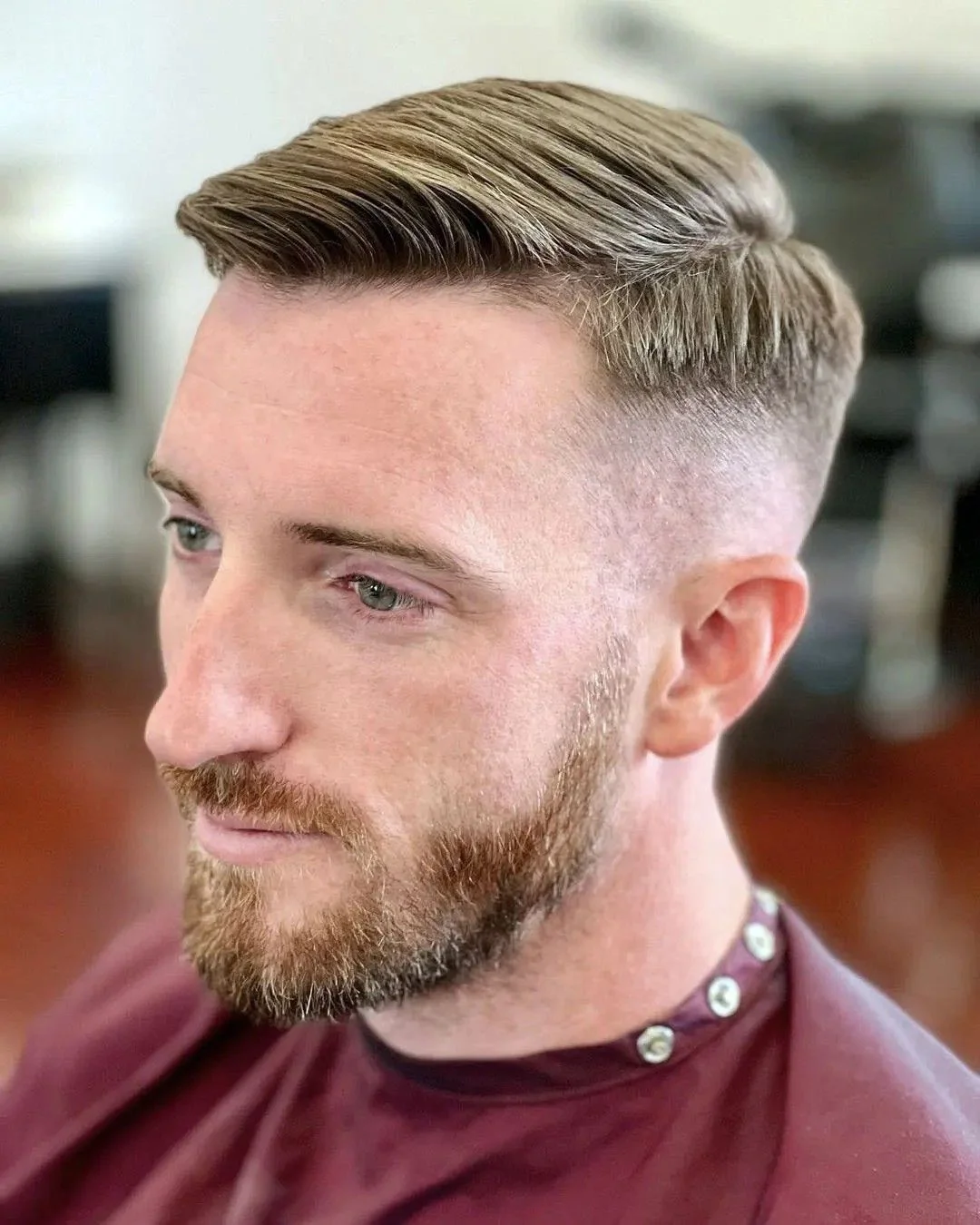 Side-Swept Part for thinning hair – Classic and Versatile